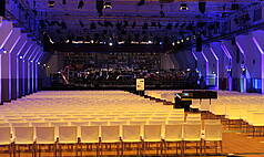 Essen: Grand Hall UNESCO Welterbe Zollverein - Reihenbestuhlung Konzert 