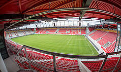 Regensburg: Jahnstadion Regensburg - Continental Arena innen